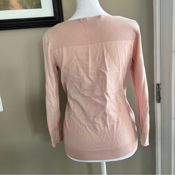 Ann Taylor sweater. - Picture 2 of 3
